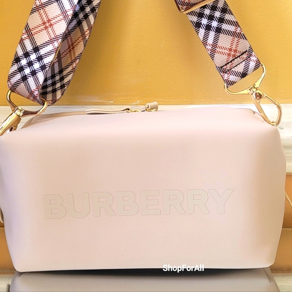 Burberry - Picture 2 of 16